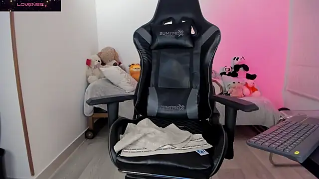 Biancastrongg online show from 03-27-26, 08:26