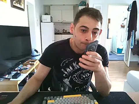 Snapshot of mihaimichael chatting on 06-29-26, 02:28 mihaimichael online show from 06-29-26, 02:28
