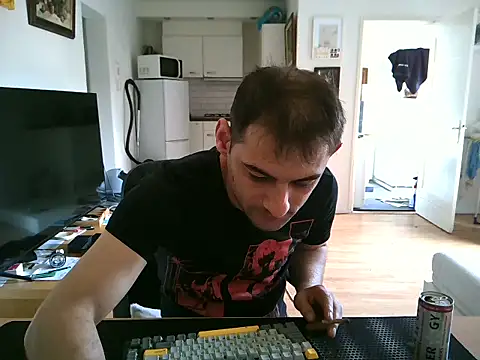 Snapshot of mihaimichael chatting on 07-07-26, 10:41 mihaimichael online show from 07-07-26, 10:41