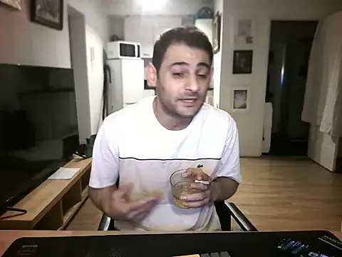 Snapshot of mihaimichael chatting on 07-16-26, 09:54 mihaimichael online show from 07-16-26, 09:54