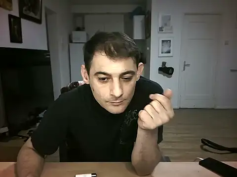 Snapshot of mihaimichael chatting on 08-05-26, 10:12 mihaimichael online show from 08-05-26, 10:12