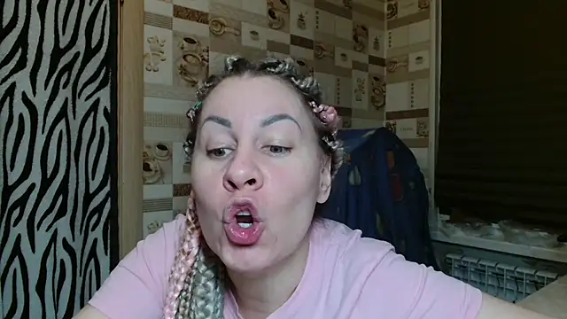 TherestlessKitty online show from 05-03-26, 10:16