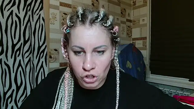 TherestlessKitty online show from 05-04-26, 10:39