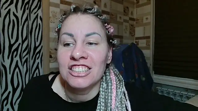 TherestlessKitty online show from 05-05-26, 10:18
