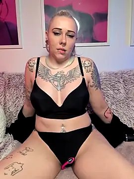 nora the strange online show from 05-13-26, 06:05