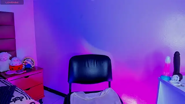 Snapshot of Samuel_Matthew chatting on 12-29-24, 02:10 Samuel Matthew online show from 12-29-24, 02:10