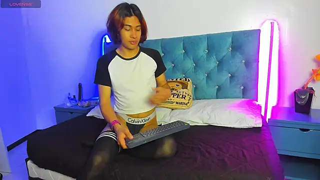 Snapshot of Samuel_Matthew chatting on 02-04-25, 03:11 Samuel Matthew online show from 02-04-25, 03:11