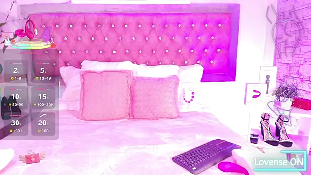 Snapshot of Tayzon_Foxxx chatting on 09-16-25, 12:50 Tayzon Foxxx online show from 09-16-25, 12:50