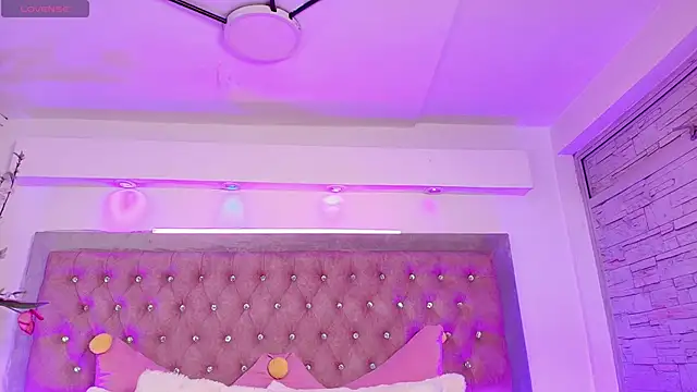 Tayzon Foxxx online show from 11-26-25, 12:17