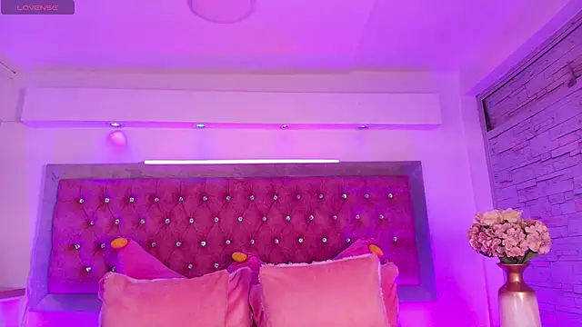 Tayzon Foxxx online show from 12-14-25, 08:35