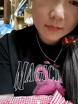 Snapshot of Sweetlove_77 chatting on 09-19-25, 02:02 Sweetlove 77 online show from 09-19-25, 02:02
