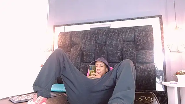 Jose Smoke online show from 02-13-25, 03:18