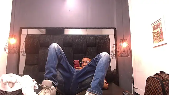 Jose Smoke online show from 10-25-25, 03:36