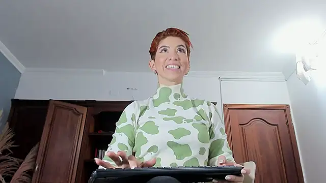 AliceBarry online show from 03-08-25, 12:33