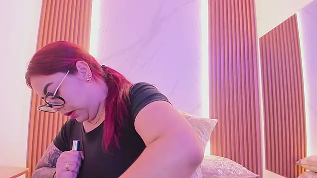 juicy led  online show from 02-24-25, 11:21