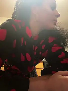 Snapshot of thatonelightskinn chatting on 01-24-25, 08:44 thatonelightskinn online show from 01-24-25, 08:44