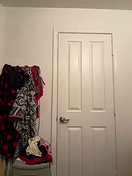 Snapshot of thatonelightskinn chatting on 02-13-25, 03:50 thatonelightskinn online show from 02-13-25, 03:50