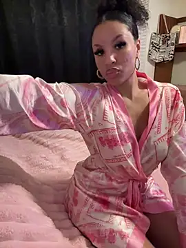 Snapshot of thatonelightskinn chatting on 02-21-25, 03:56 thatonelightskinn online show from 02-21-25, 03:56