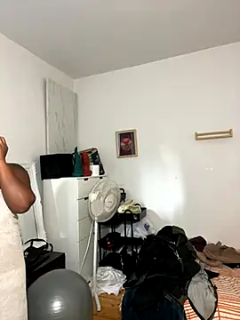 Snapshot of Goddess_Nafeesha chatting on 10-19-25, 09:04 Goddess Nafeesha online show from 10-19-25, 09:04