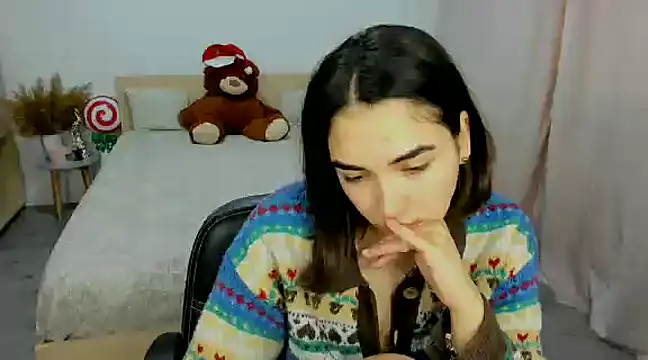 Alexa Dolly12 online show from 12-18-24, 09:14