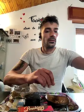 Snapshot of fisicato chatting on 10-08-25, 02:47 fisicato online show from 10-08-25, 02:47