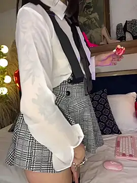 Alice milf  online show from 02-08-25, 02:27