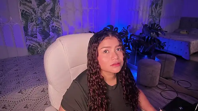 Snapshot of loly_marce chatting on 03-16-26, 08:02 loly marce online show from 03-16-26, 08:02