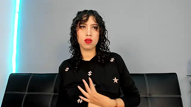 Snapshot of purplay_98 chatting on 02-16-25, 01:49 purplay 98 online show from 02-16-25, 01:49