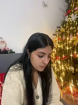 cloe small online show from 12-06-24, 12:23
