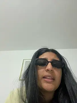 cloe small online show from 12-10-24, 12:39