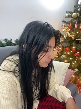 cloe small online show from 12-13-24, 04:43