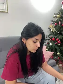 cloe small online show from 12-22-24, 06:28