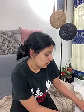 cloe small online show from 01-22-25, 04:44