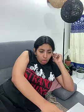 cloe small online show from 01-22-25, 07:46