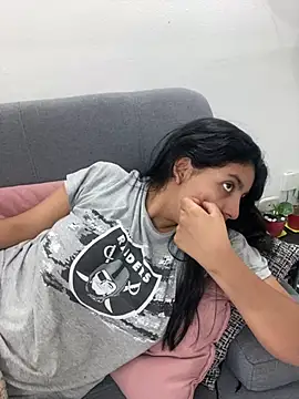 cloe small online show from 01-25-25, 10:29