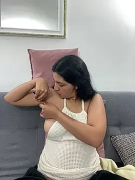 cloe small online show from 01-27-25, 06:41