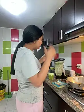 cloe small online show from 01-31-25, 12:51