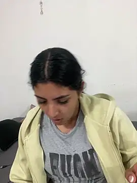 cloe small online show from 02-18-25, 02:38