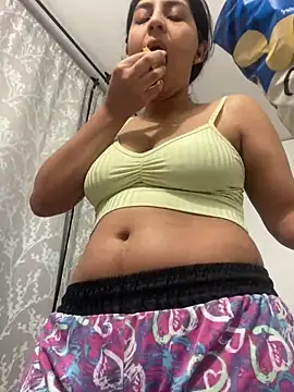 cloe small online show from 02-28-25, 03:15