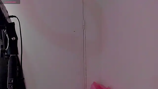 emma-hiill online show from 12-21-24, 02:26