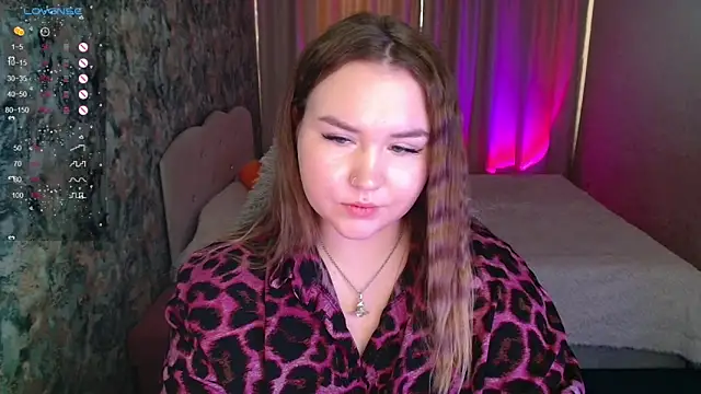 Snapshot of Jenny_Fox chatting on 12-22-24, 07:22 Jenny Fox online show from 12-22-24, 07:22