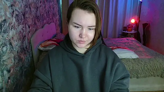 Snapshot of Jenny_Fox chatting on 02-10-26, 03:54 Jenny Fox online show from 02-10-26, 03:54