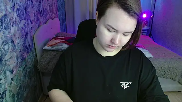 Snapshot of Jenny_Fox chatting on 02-17-26, 04:09 Jenny Fox online show from 02-17-26, 04:09