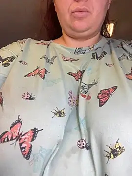 Snapshot of lairarose chatting on 08-04-26, 11:46 lairarose online show from 08-04-26, 11:46