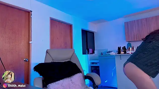 Lilith malum online show from 10-19-25, 08:20