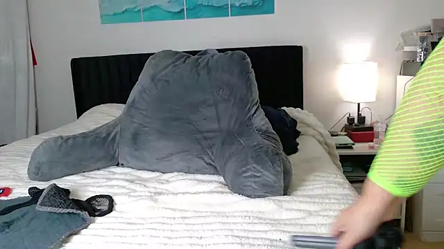 SpikedBella online show from 02-28-25, 09:44