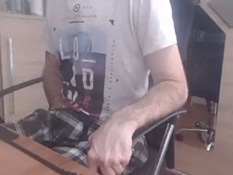 uncutguy01 online show from 02-06-25, 10:37