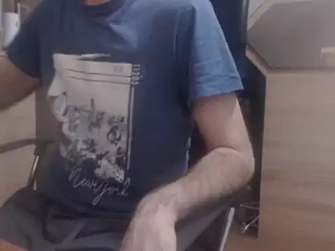 uncutguy01 online show from 02-11-25, 04:46