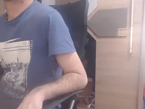 uncutguy01 online show from 02-12-25, 01:37