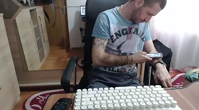 uncutguy01 online show from 03-07-25, 03:18